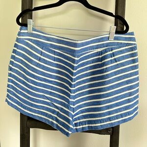 Vineyard Vines blue and white stripped shorts
